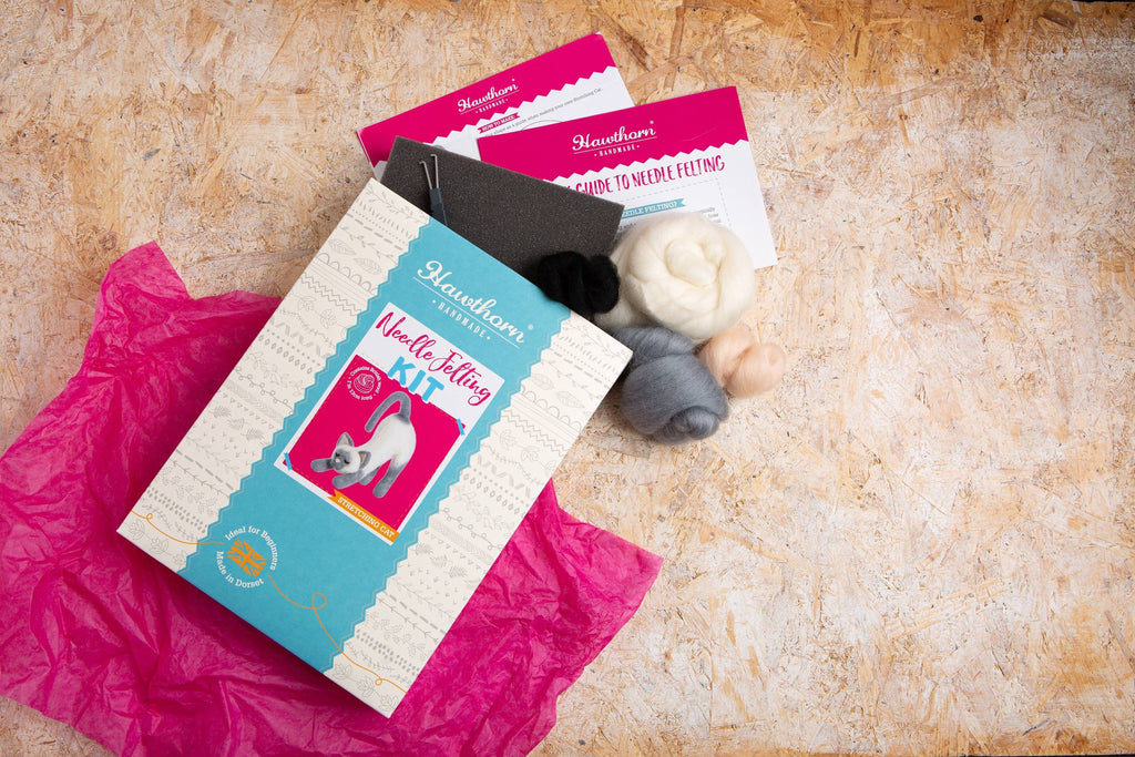 Stretching Cat Needle Felting Kit | Beginner Craft Kit