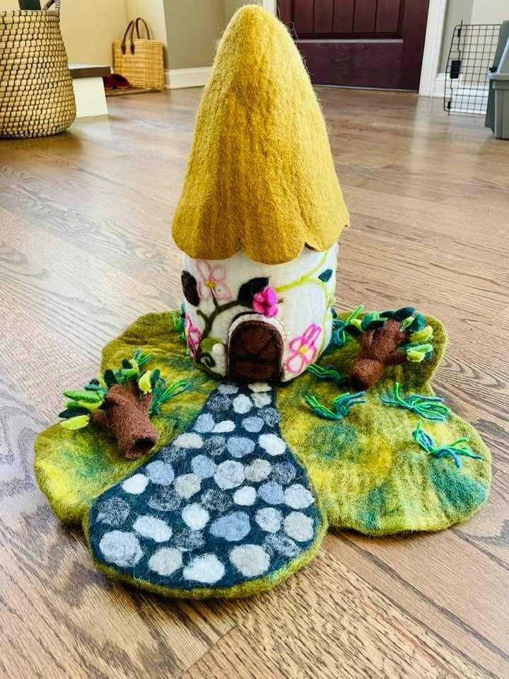 Country Felt Cottage Fairy House - for Finger Puppets