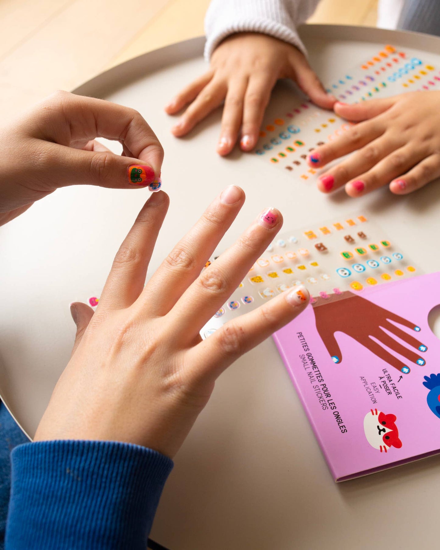 FRIENDS - Nail Stickers